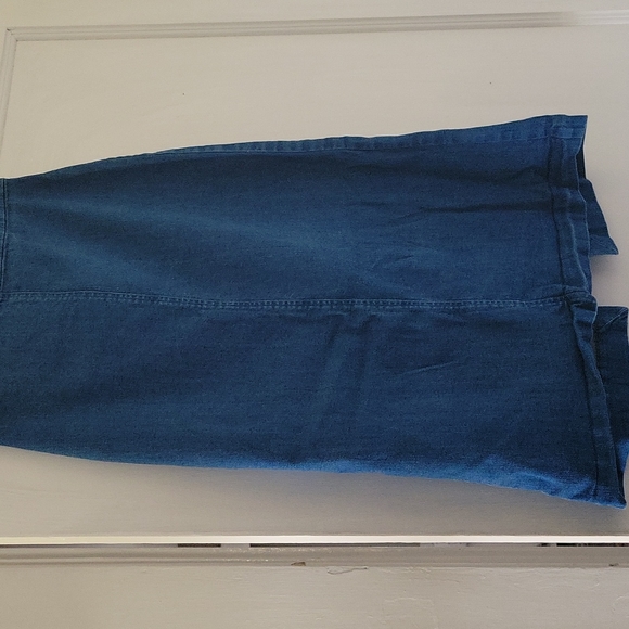 Club Monaco denim skirt - Picture 3 of 6